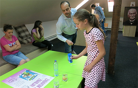  urnebesna fizika u biblioteci ljubomir nenadović u valjevu laguna knjige