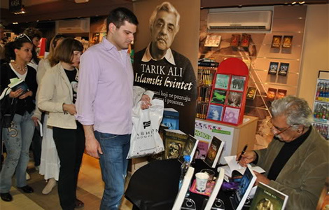 tarik ali gostovao u beogradu laguna knjige